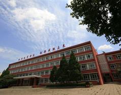 洛阳一拖技工学校